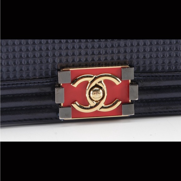 Chanel Large Boy Bag 2014 Resort Cube-Embossed Dark Blue Lambskin - Picture 8 of 12